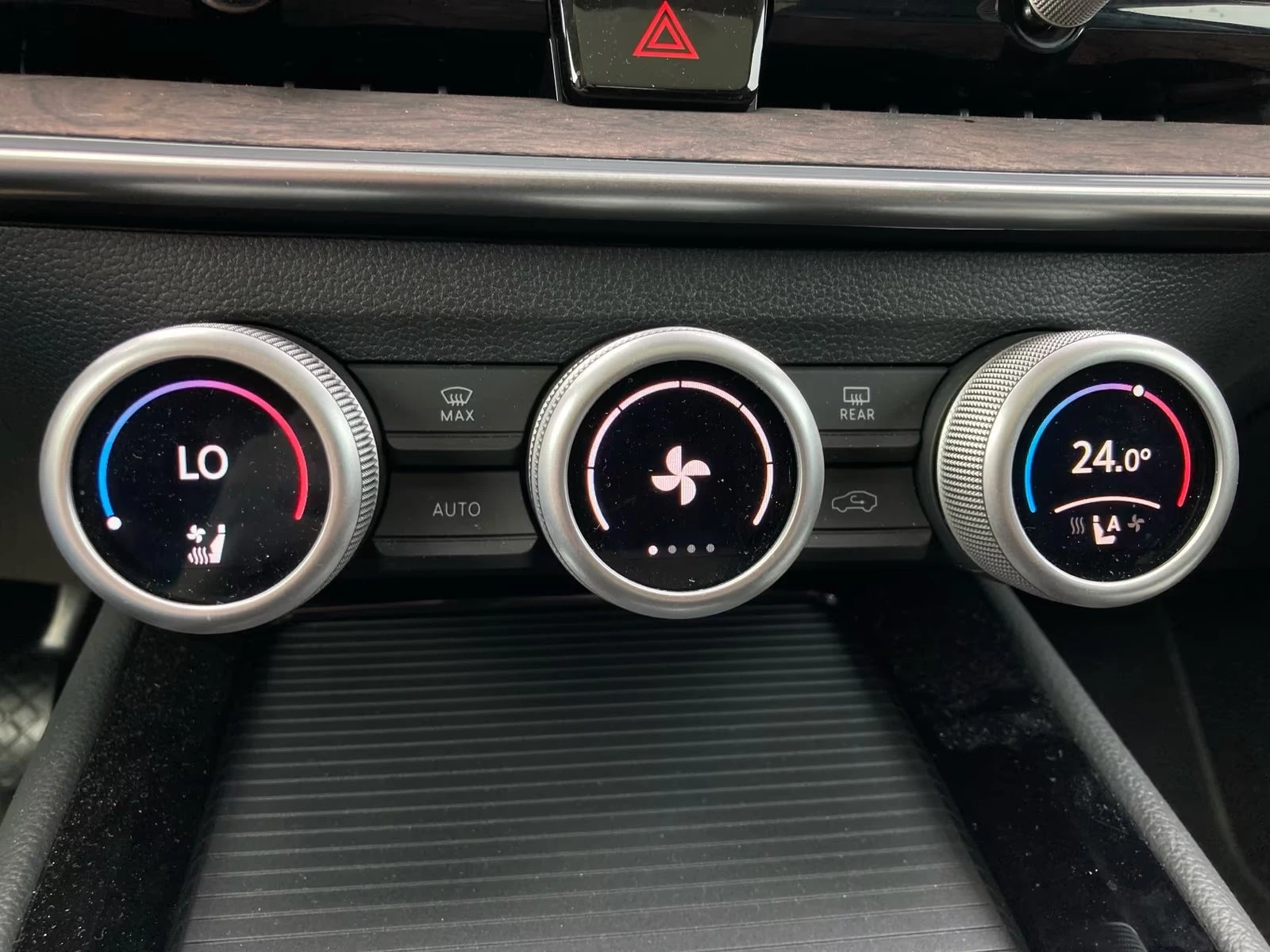 Skoda Superb L&K/265HP/4X4/MATRIX/PANO/CAM/DIGITAL/730v | Mobile.bg   14