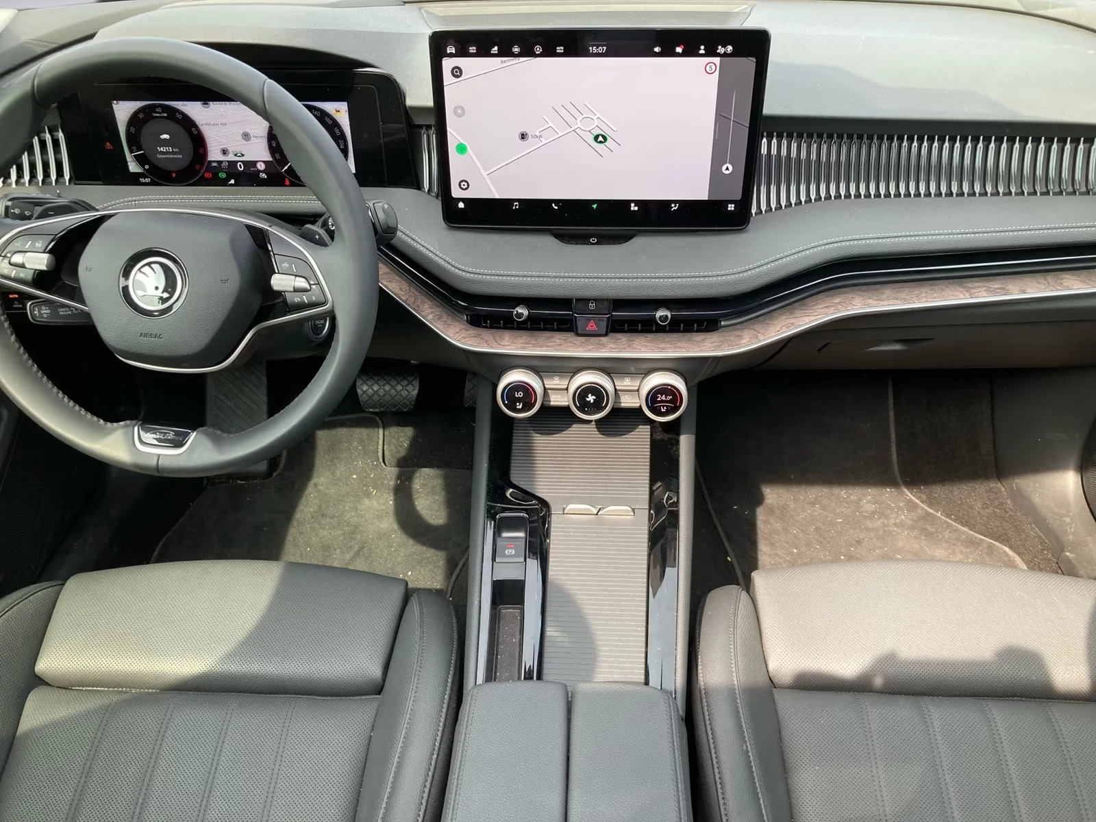 Skoda Superb L&K/265HP/4X4/MATRIX/PANO/CAM/DIGITAL/730v - изображение 8