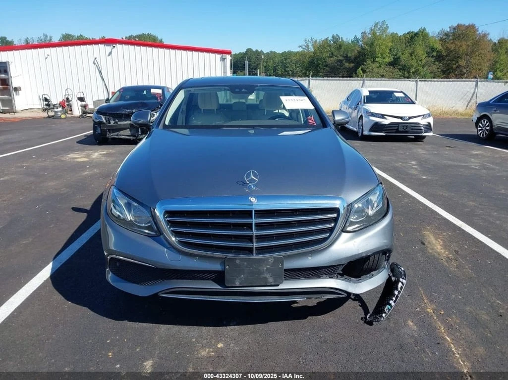 Mercedes-Benz E 300 * 4MATIC * CARFAX *    | Mobile.bg   12