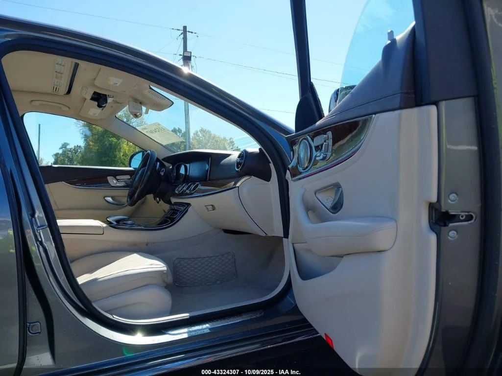 Mercedes-Benz E 300 * 4MATIC * CARFAX *    | Mobile.bg   17