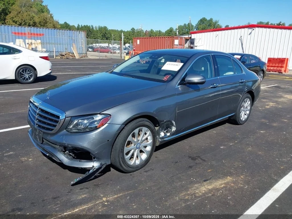 Mercedes-Benz E 300 * 4MATIC * CARFAX *    | Mobile.bg   2