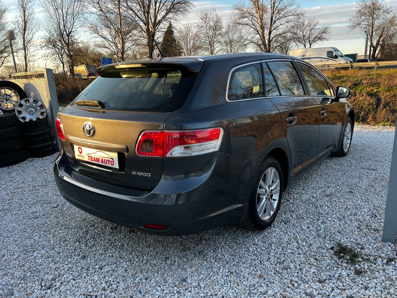 Toyota Avensis 2.0i SWISS TOP - изображение 5