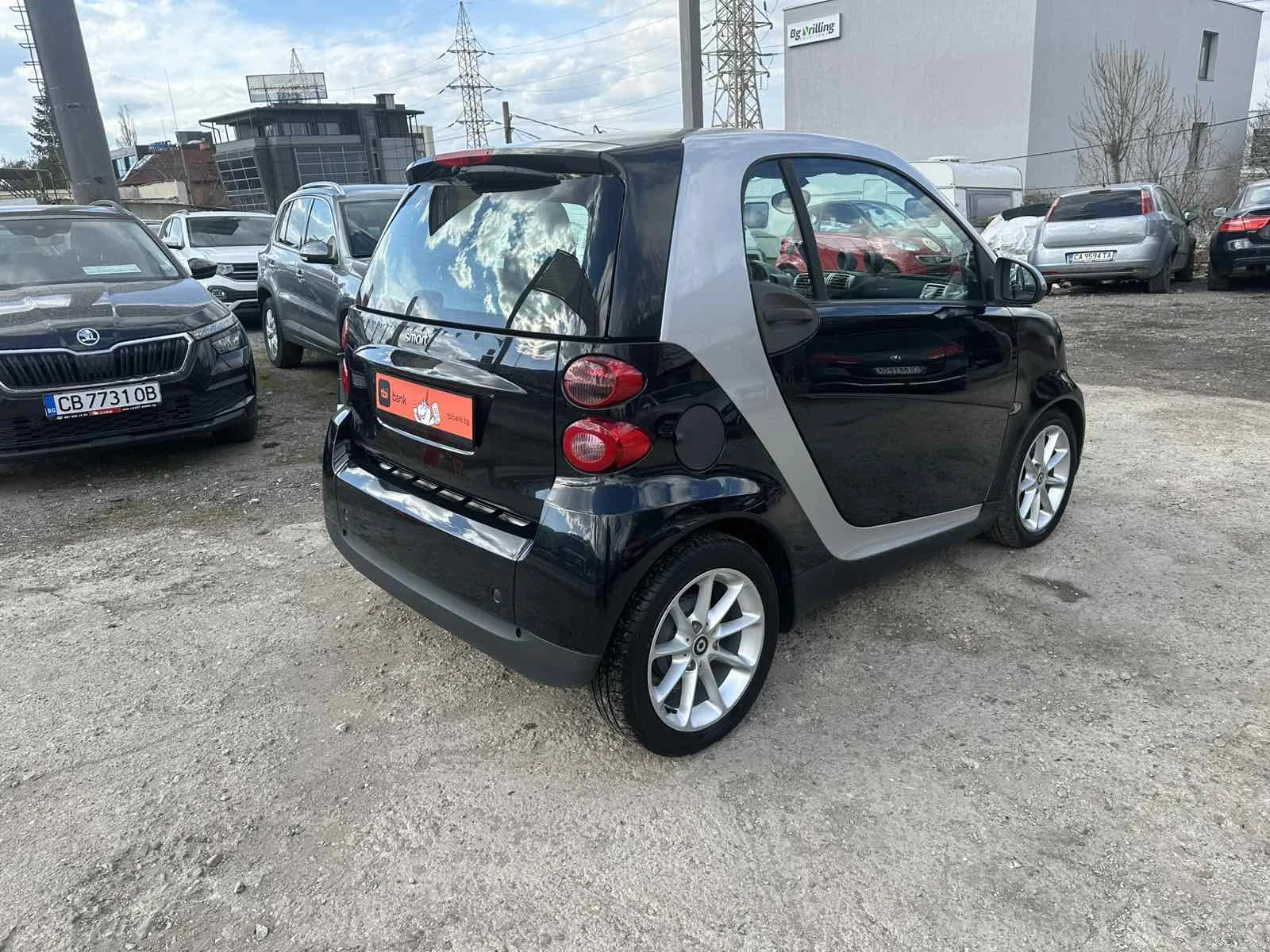 Smart Fortwo 1.0i Aвтоматик, снимка 3 - Автомобили и джипове - 54056537