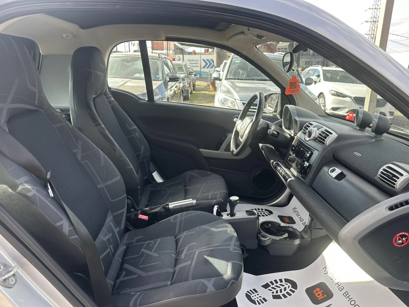 Smart Fortwo 1.0i Aвтоматик, снимка 13 - Автомобили и джипове - 54056537
