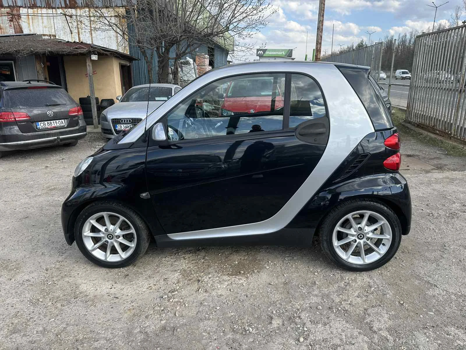Smart Fortwo 1.0i Aвтоматик, снимка 8 - Автомобили и джипове - 54056537