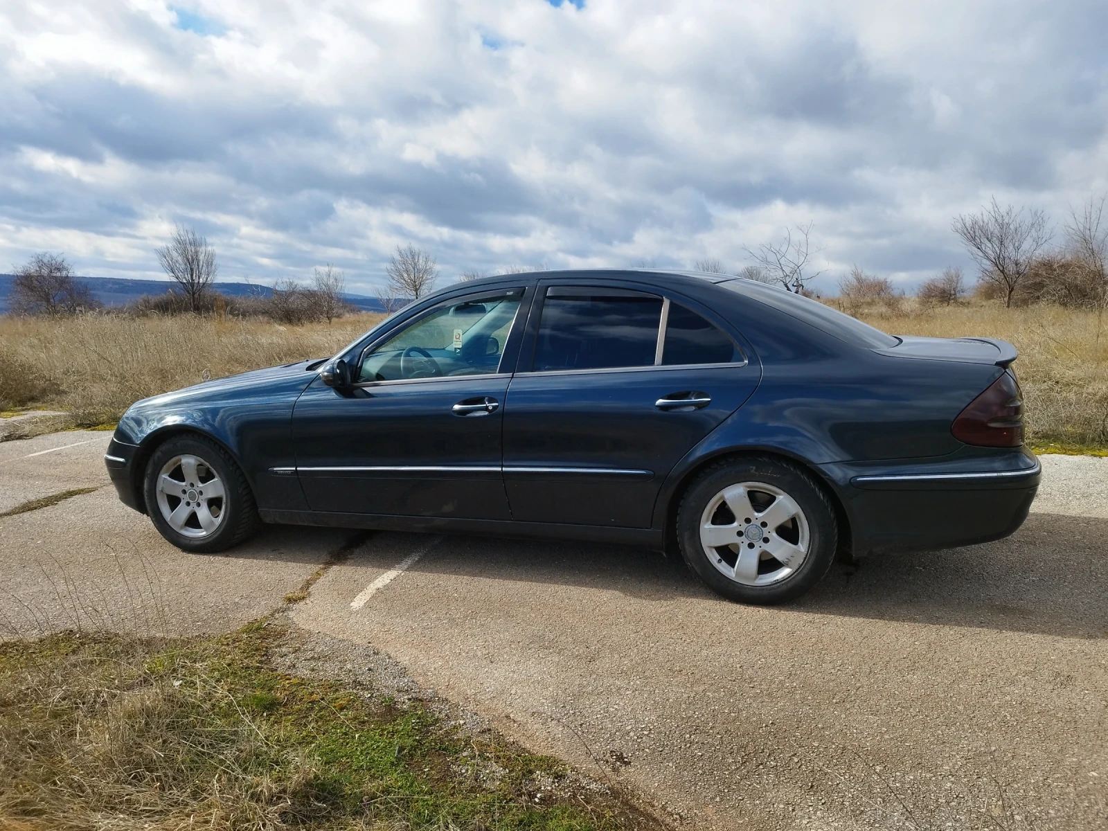 Mercedes-Benz E 270, снимка 6 - Автомобили и джипове - 54169752