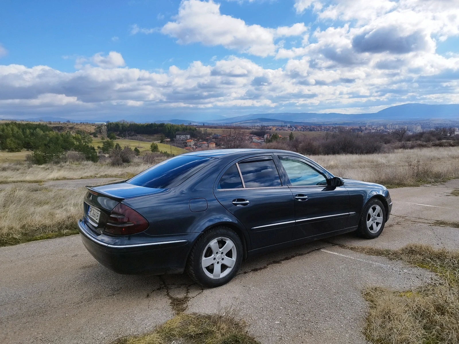 Mercedes-Benz E 270, снимка 4 - Автомобили и джипове - 54169752