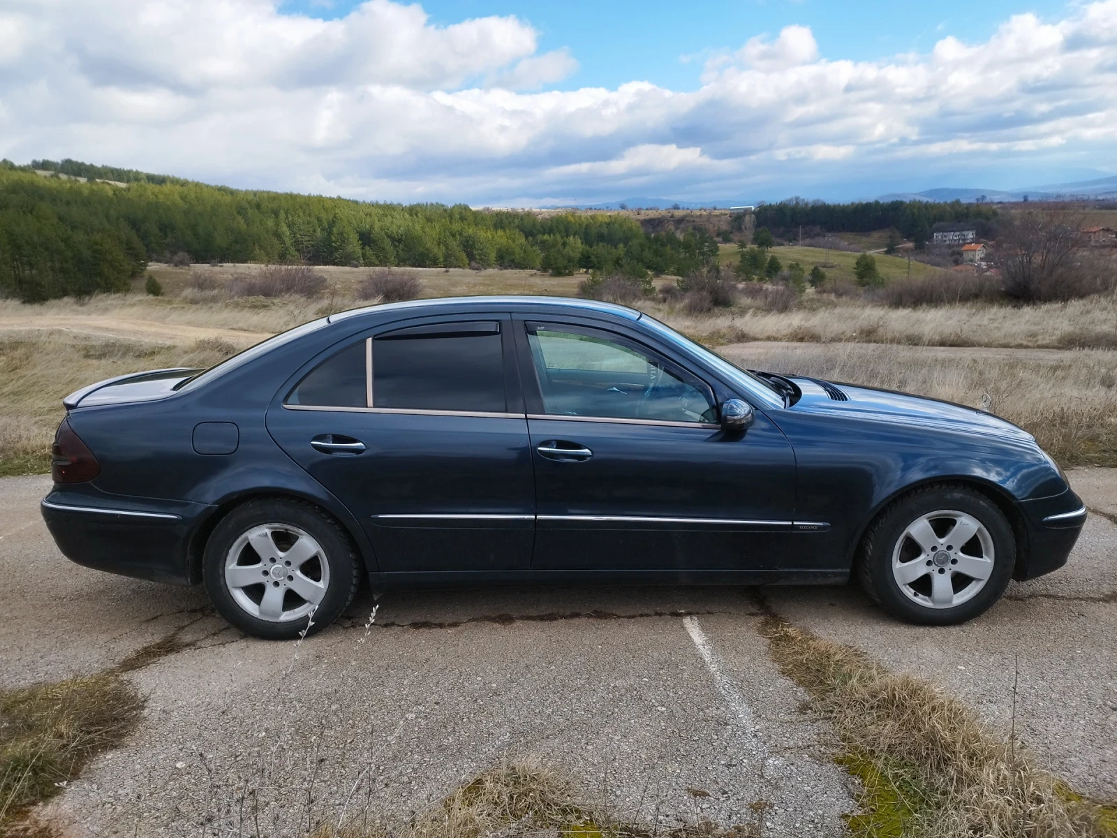 Mercedes-Benz E 270, снимка 3 - Автомобили и джипове - 54169752