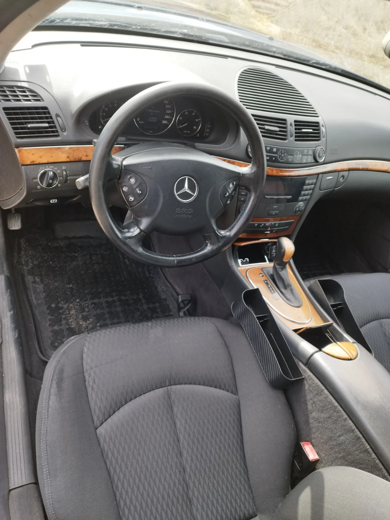 Mercedes-Benz E 270, снимка 7 - Автомобили и джипове - 54169752