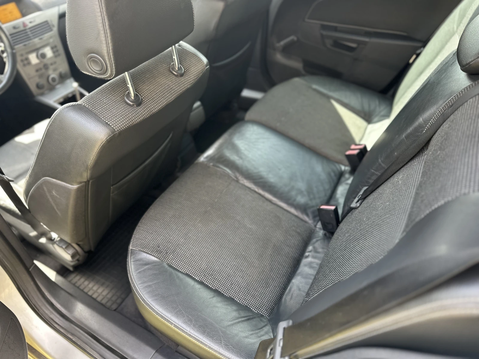 Opel Astra 1.7 CDTI, снимка 9 - Автомобили и джипове - 54199193