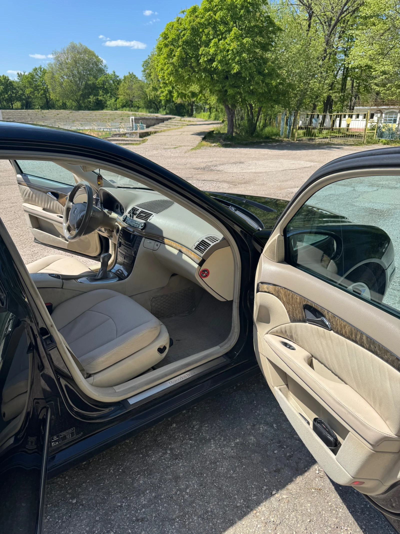 Mercedes-Benz E 220, снимка 7 - Автомобили и джипове - 54331265