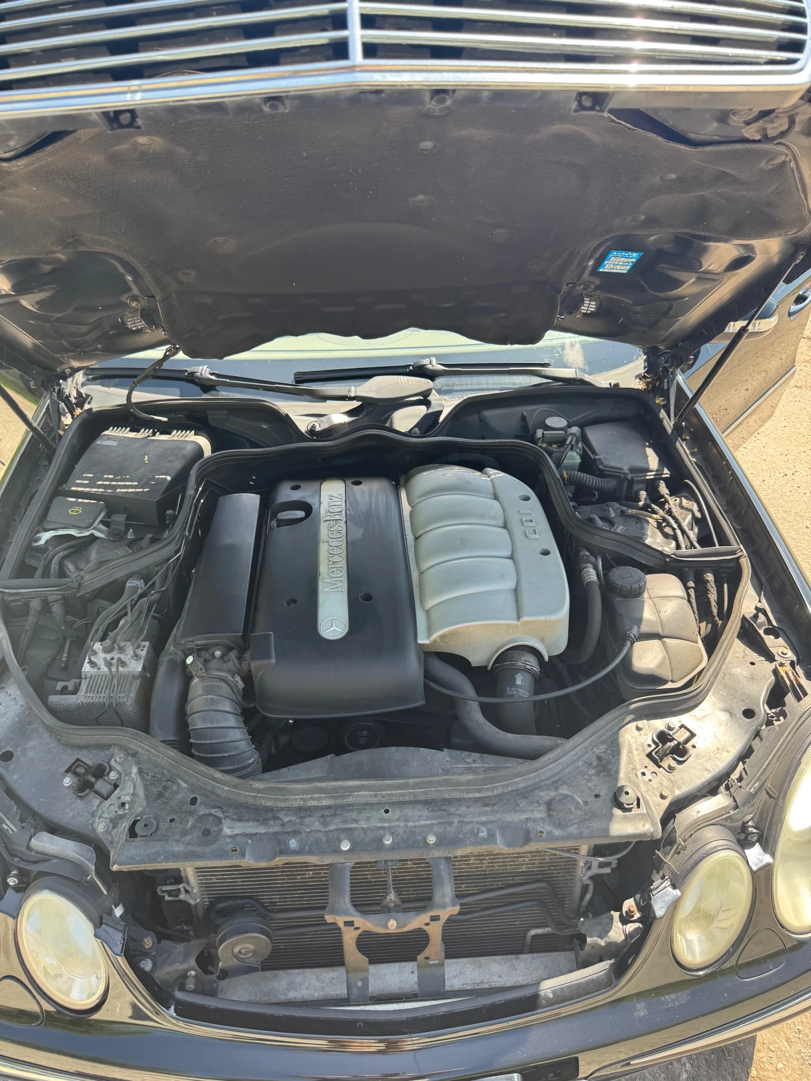 Mercedes-Benz E 220, снимка 10 - Автомобили и джипове - 54331265