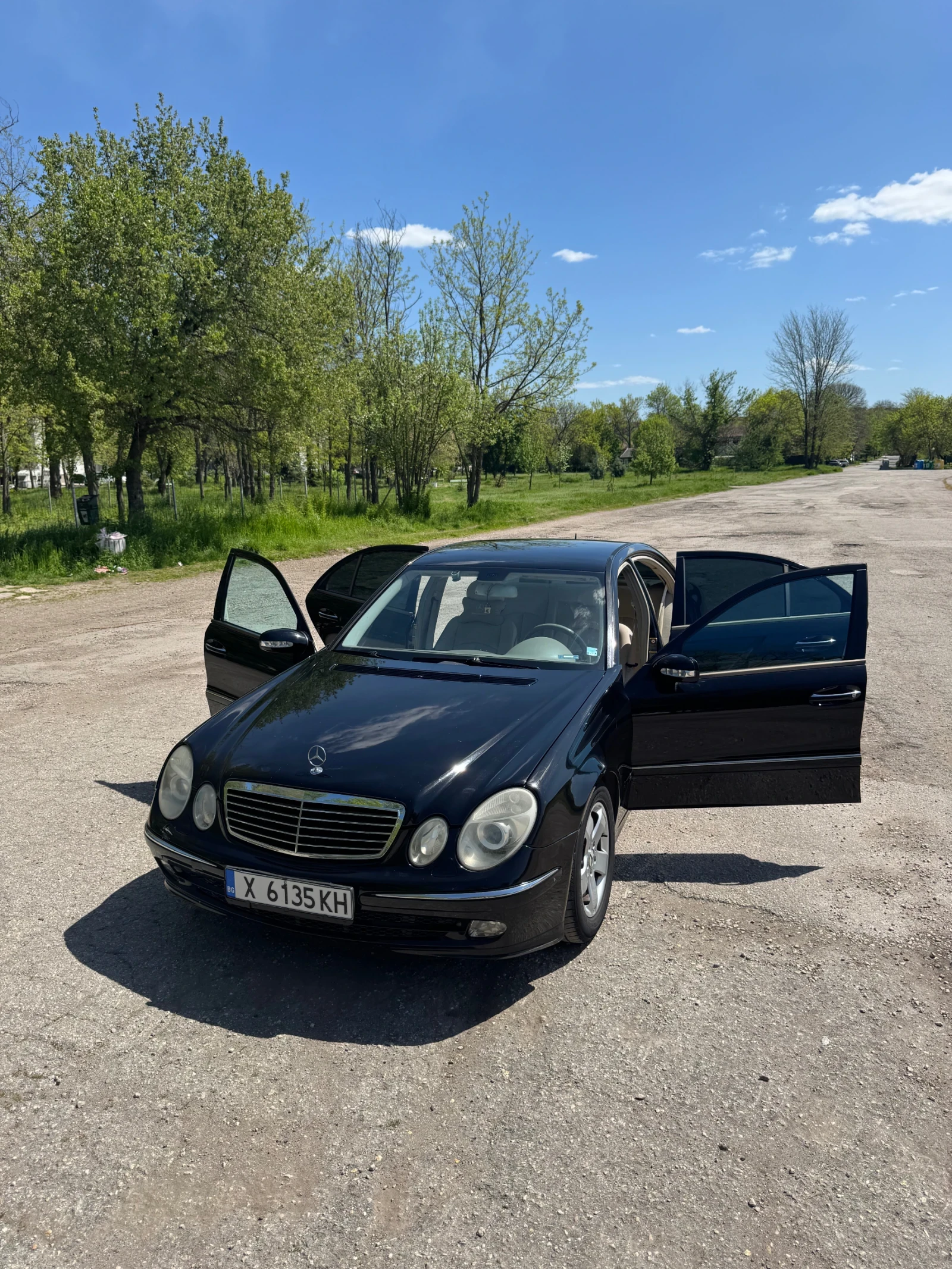 Mercedes-Benz E 220, снимка 2 - Автомобили и джипове - 54331265