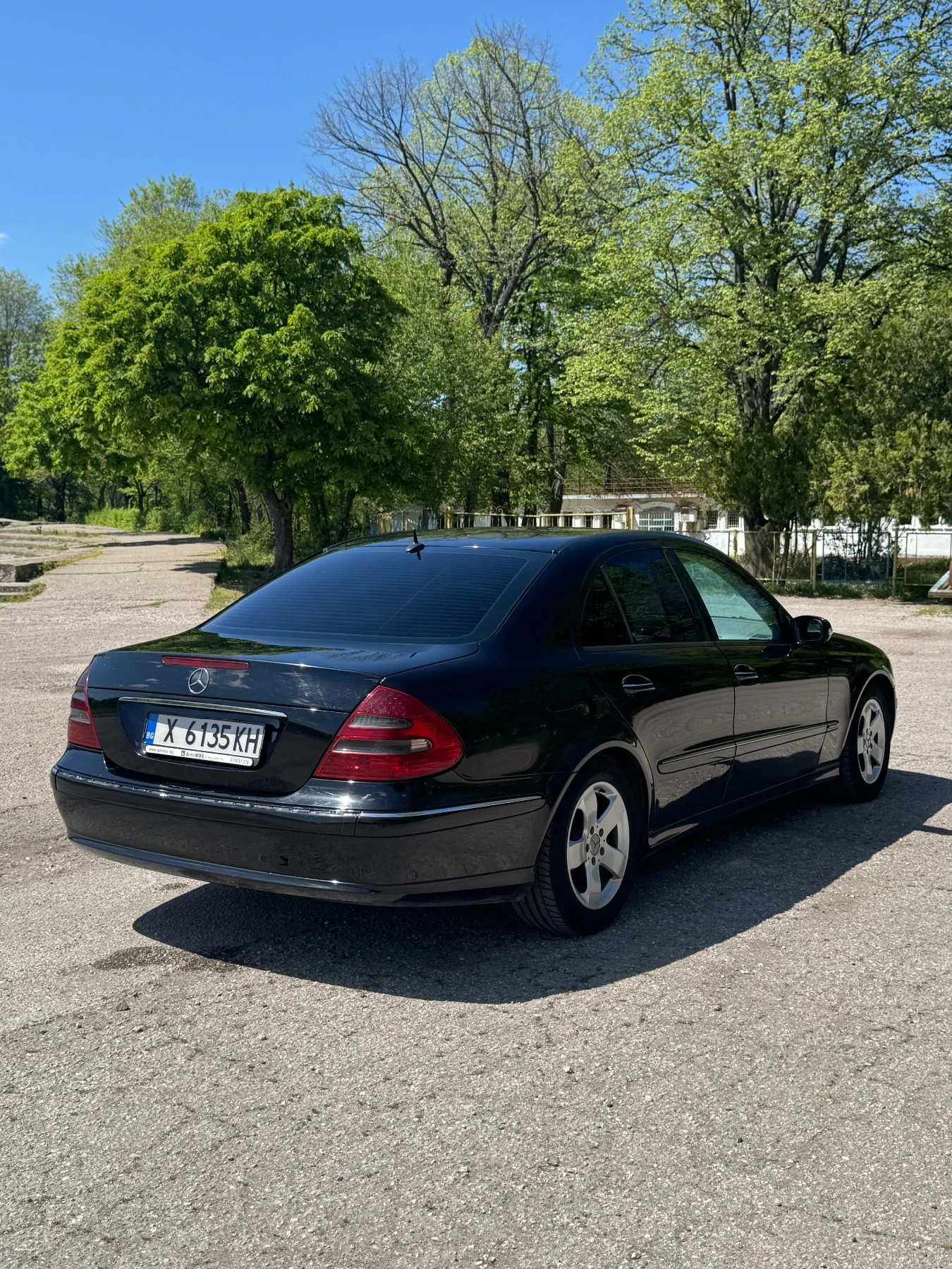Mercedes-Benz E 220, снимка 3 - Автомобили и джипове - 54331265