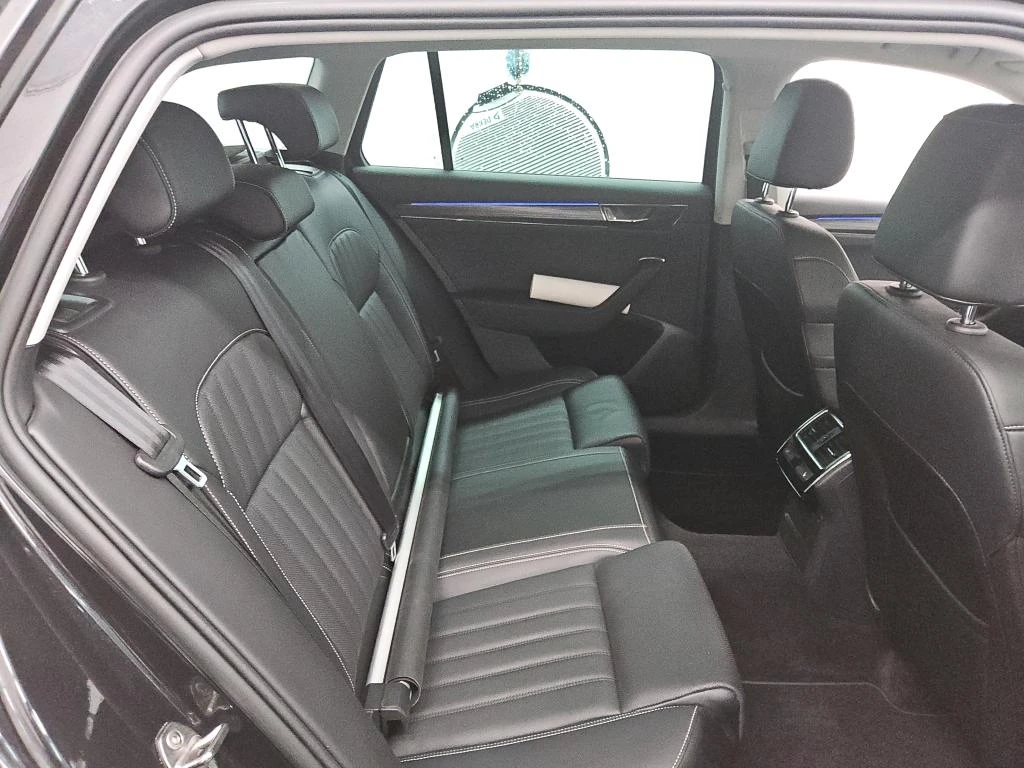 Skoda Superb 2.0 TDI 4x4 Premium Edition Кожа Масаж Обдухване, снимка 9 - Автомобили и джипове - 54336182