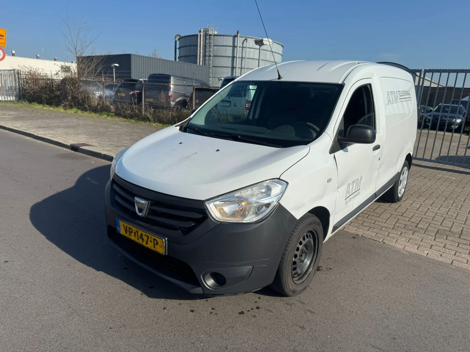 Dacia Dokker 1.5 D Навигация / Климатик, снимка 5 - Автомобили и джипове - 54371247