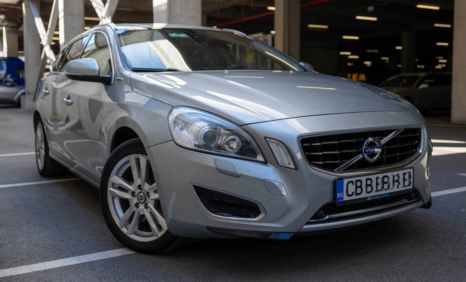 Volvo V60 Plug-in hybrid, снимка 6 - Автомобили и джипове - 54542475