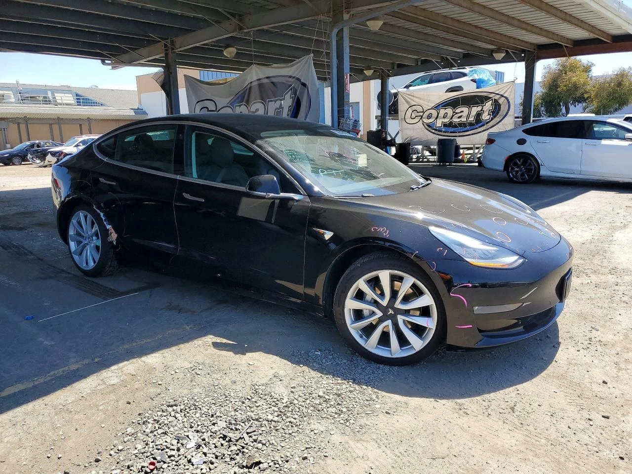 Tesla Model 3, снимка 4 - Автомобили и джипове - 54647776