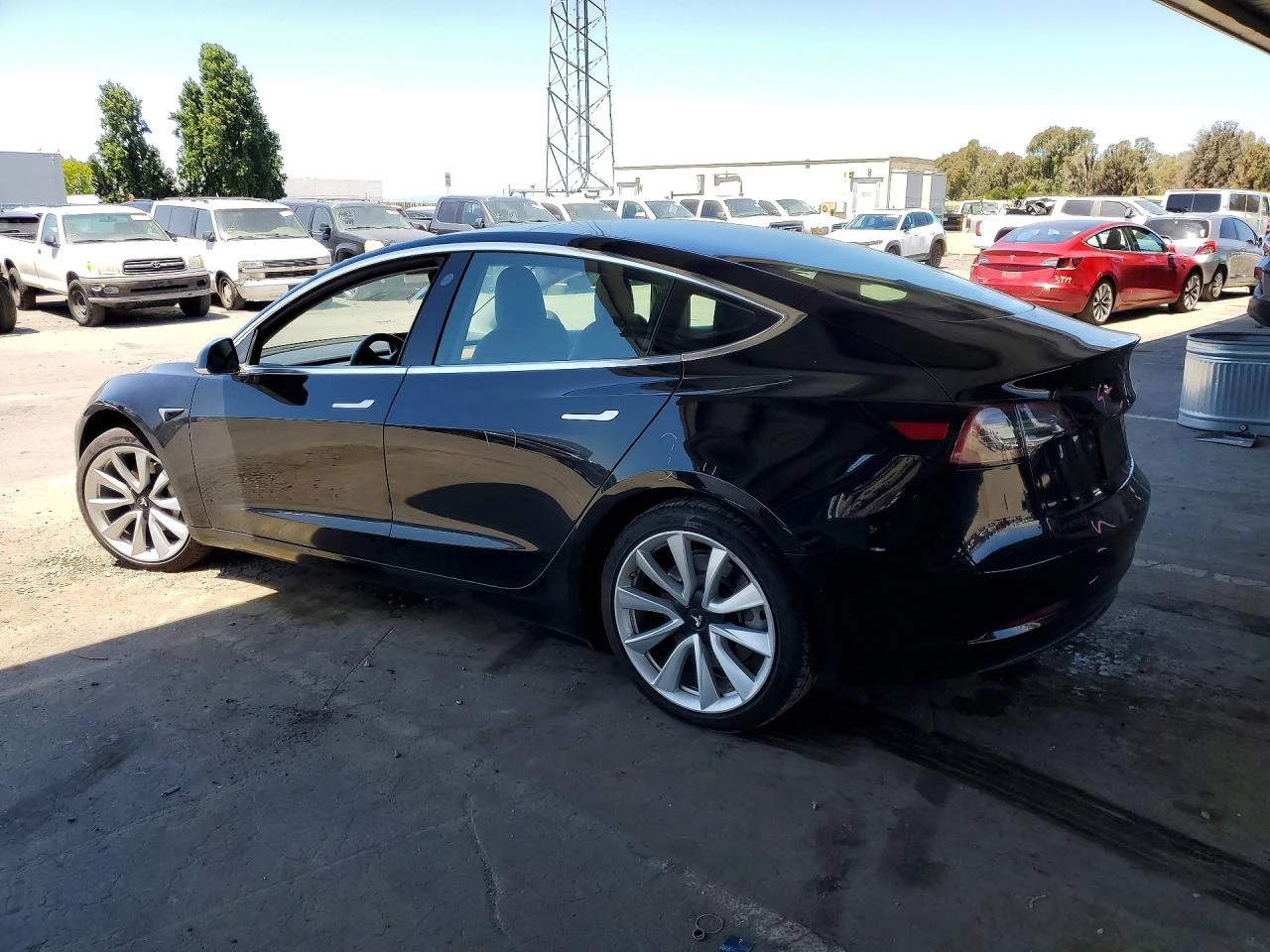 Tesla Model 3, снимка 2 - Автомобили и джипове - 54647776