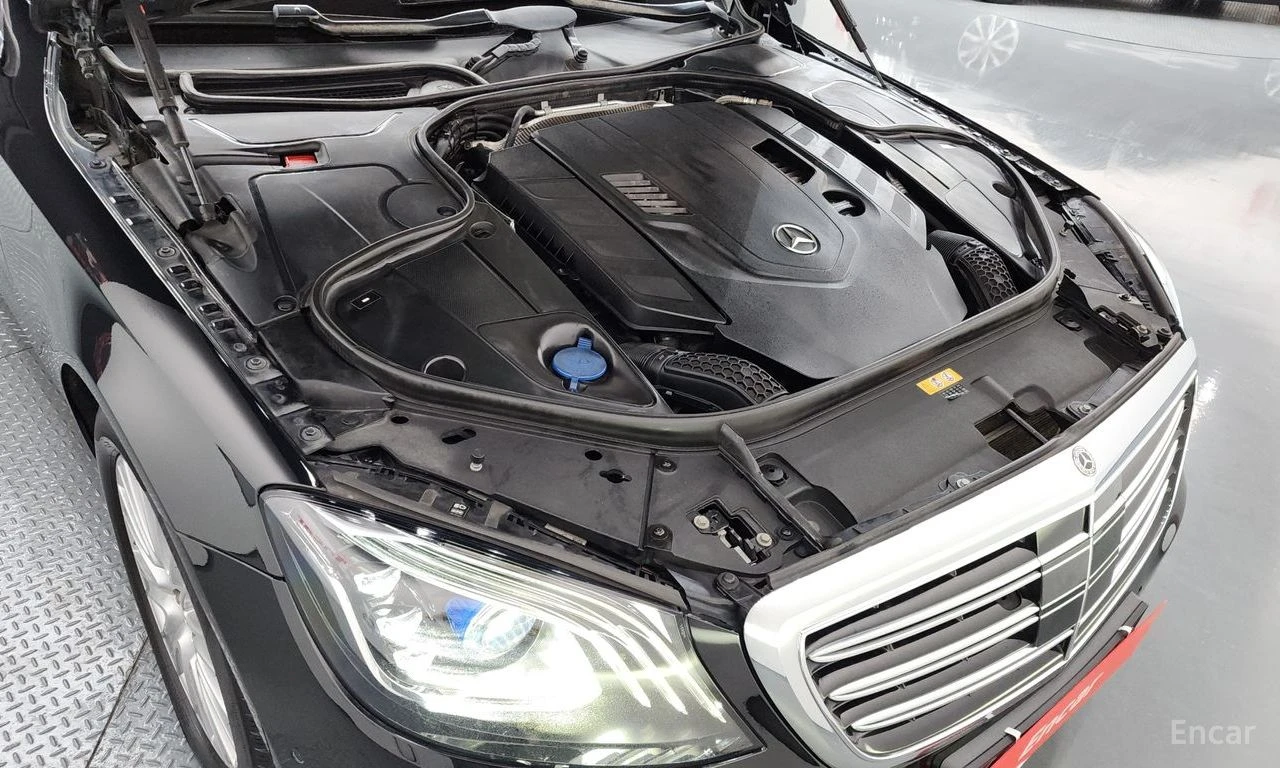 Mercedes-Benz S 560 4MATIC* BURMESTER* ДИСТРОНИК* ОБДУХВАНЕ* МАСАЖ* , снимка 16 - Автомобили и джипове - 54851047