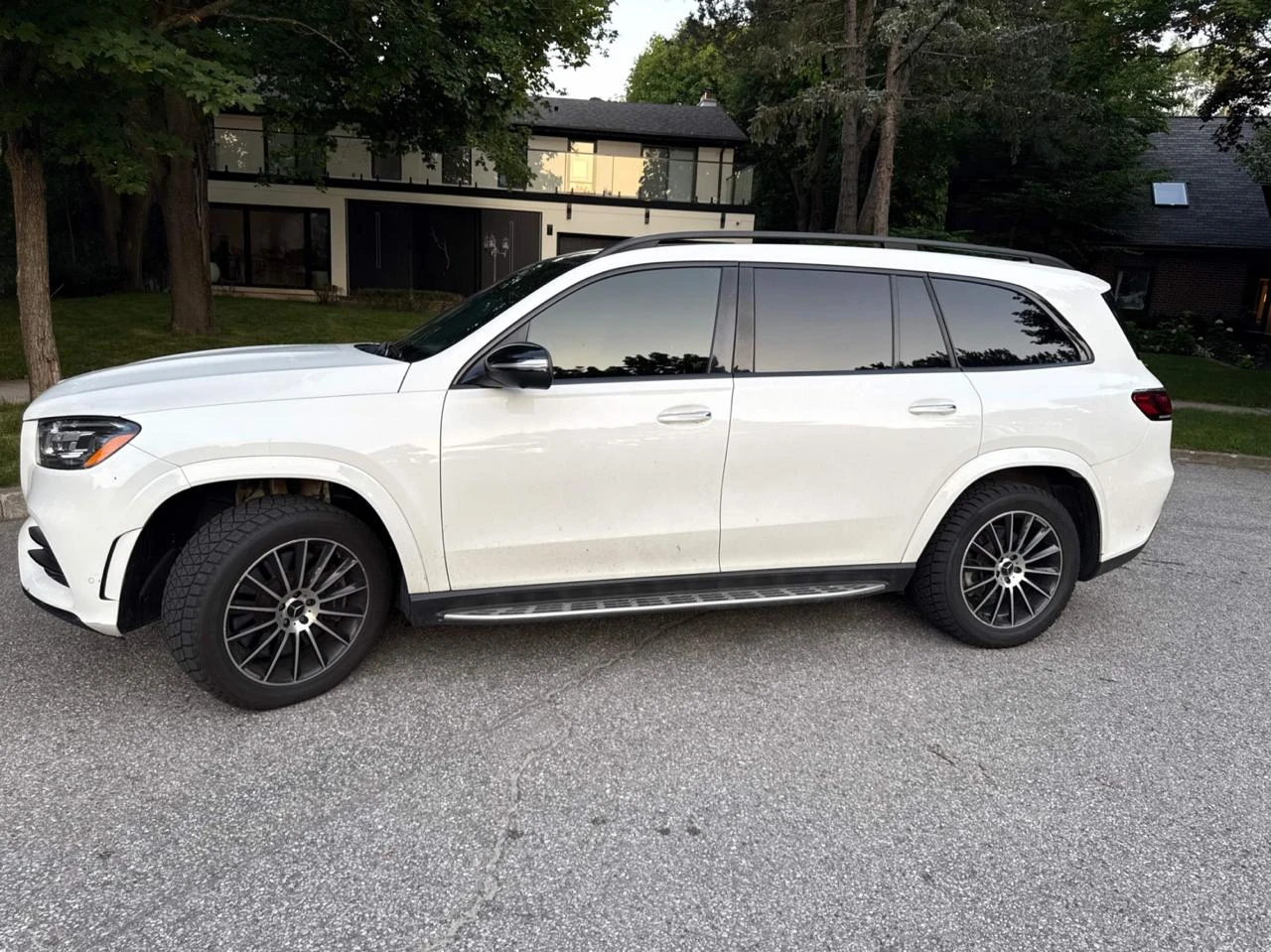 Mercedes-Benz GLS 450 4MATIC/AMG/DISTR/BURM/360/Обдух/Масаж/Пано, снимка 3 - Автомобили и джипове - 55248560