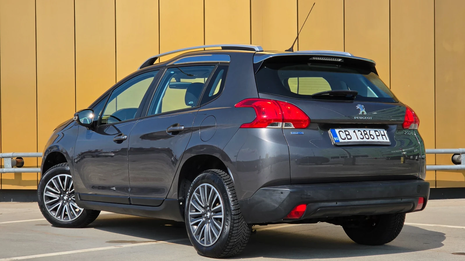 Peugeot 2008 1.6 blue-hdi, снимка 5 - Автомобили и джипове - 55435801