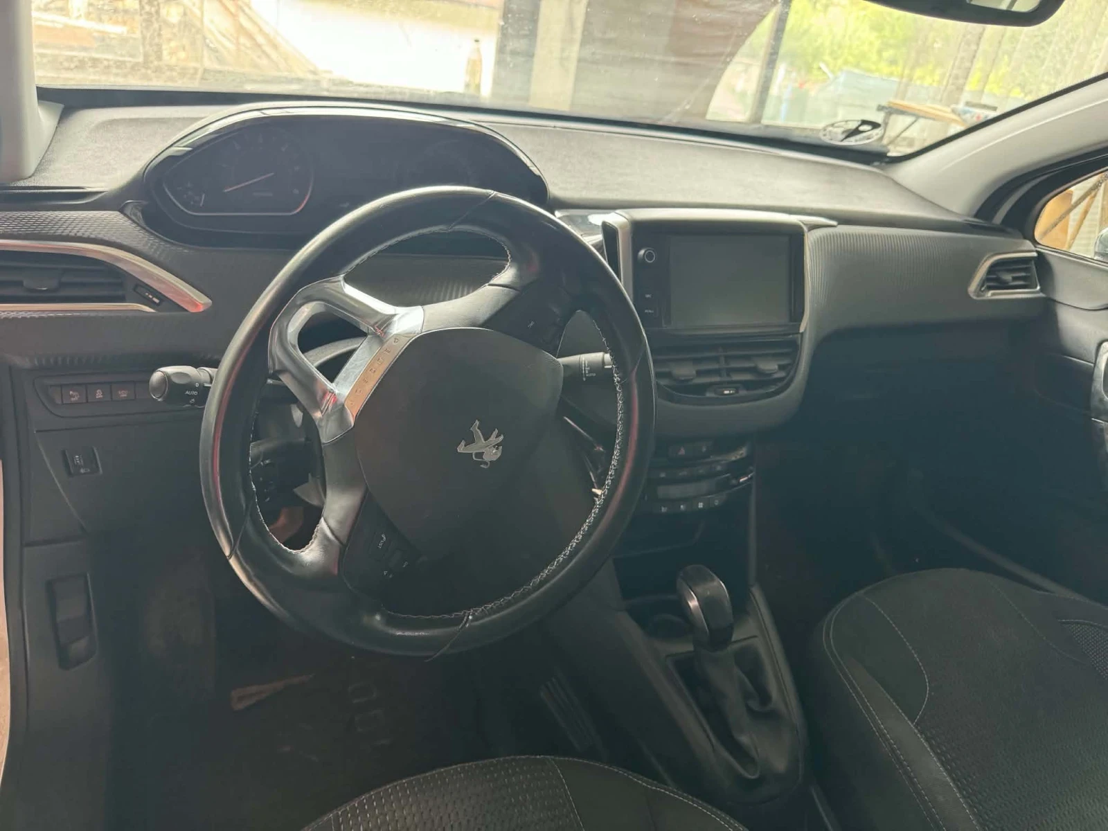 Peugeot 208 1 6GT LINE, снимка 8 - Автомобили и джипове - 55661198