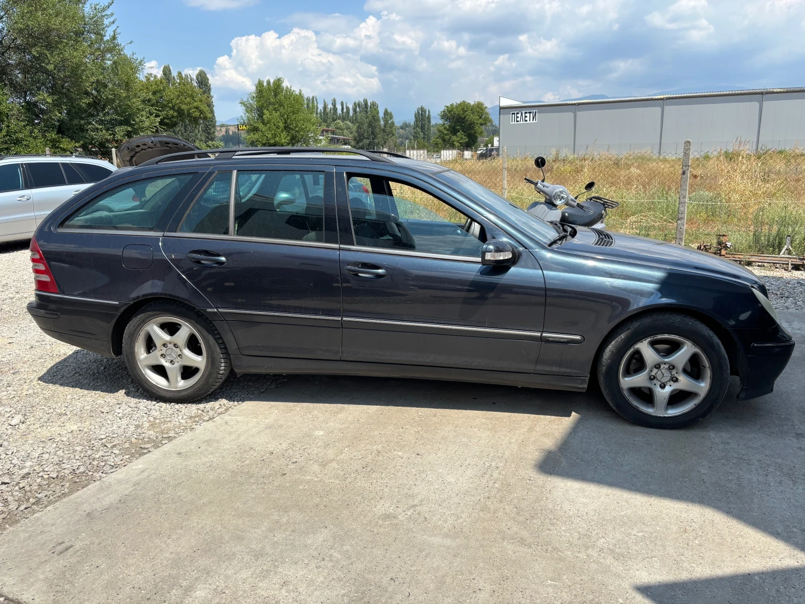 Mercedes-Benz C 220, снимка 8 - Автомобили и джипове - 55667759