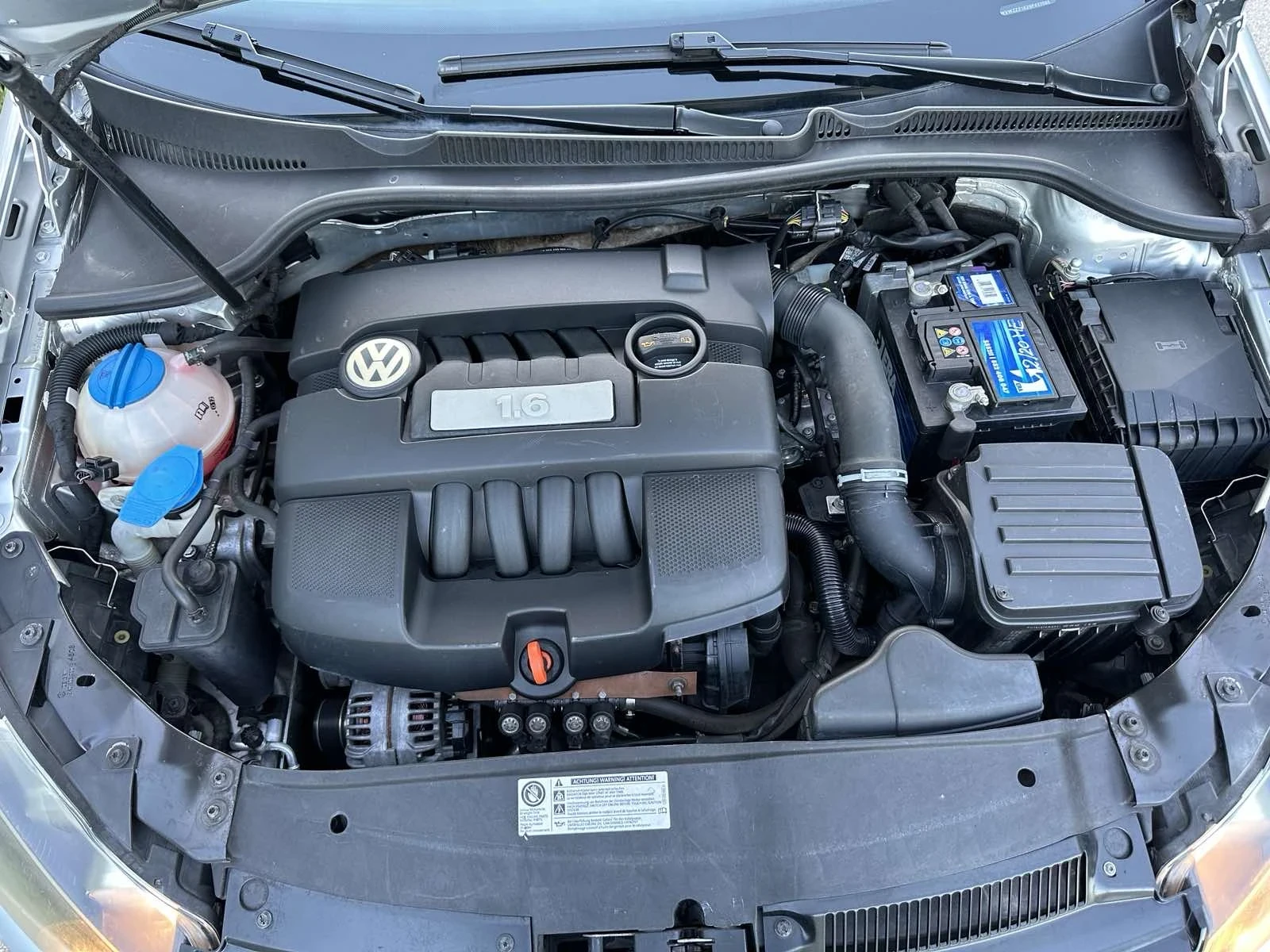 VW Golf 1.6/102к  ГАЗ, снимка 9 - Автомобили и джипове - 55840614