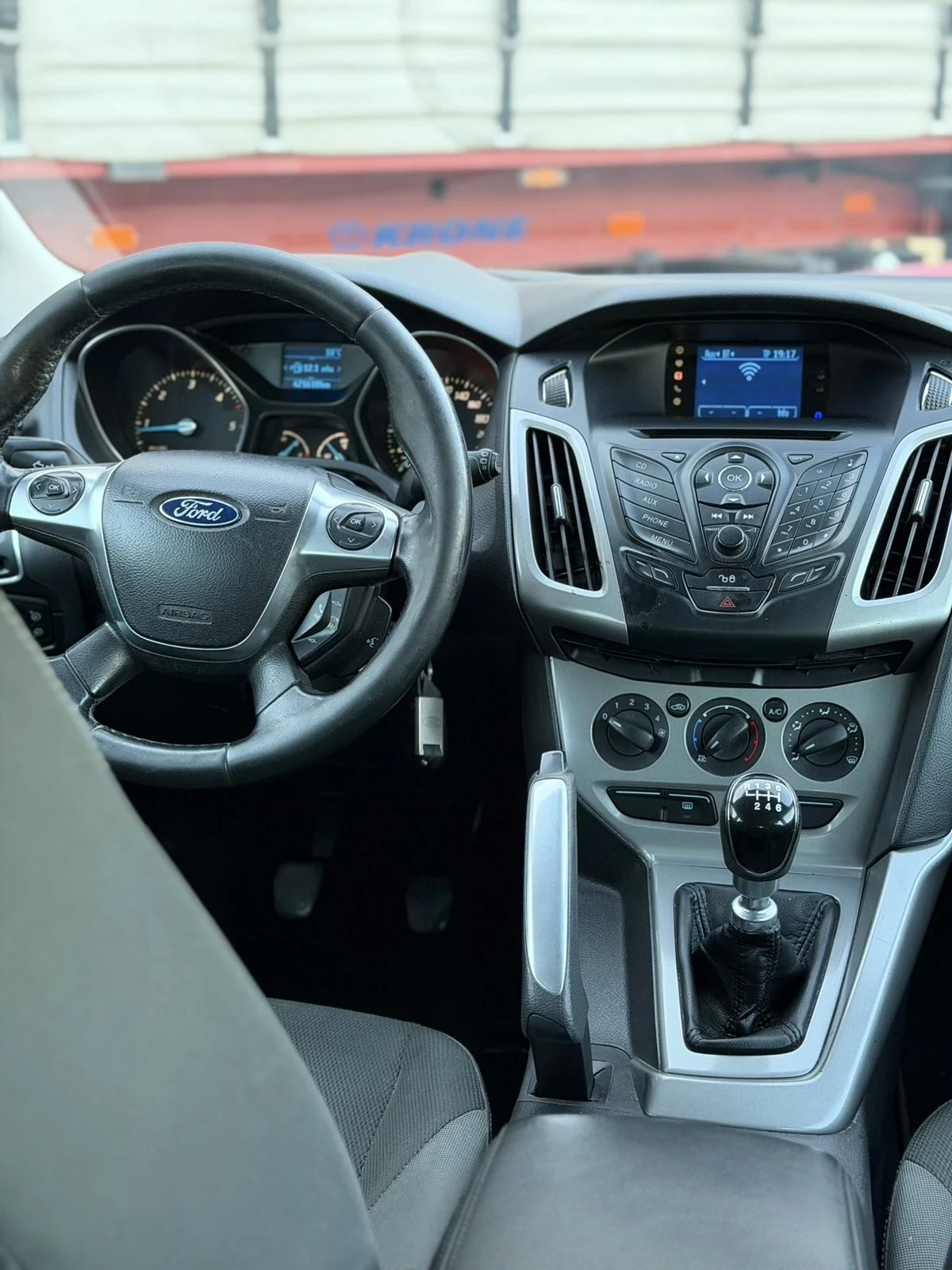 Ford Focus Ford Focus 1.6-95кс-6 скорости-КЛИМАТ, снимка 8 - Автомобили и джипове - 56318780