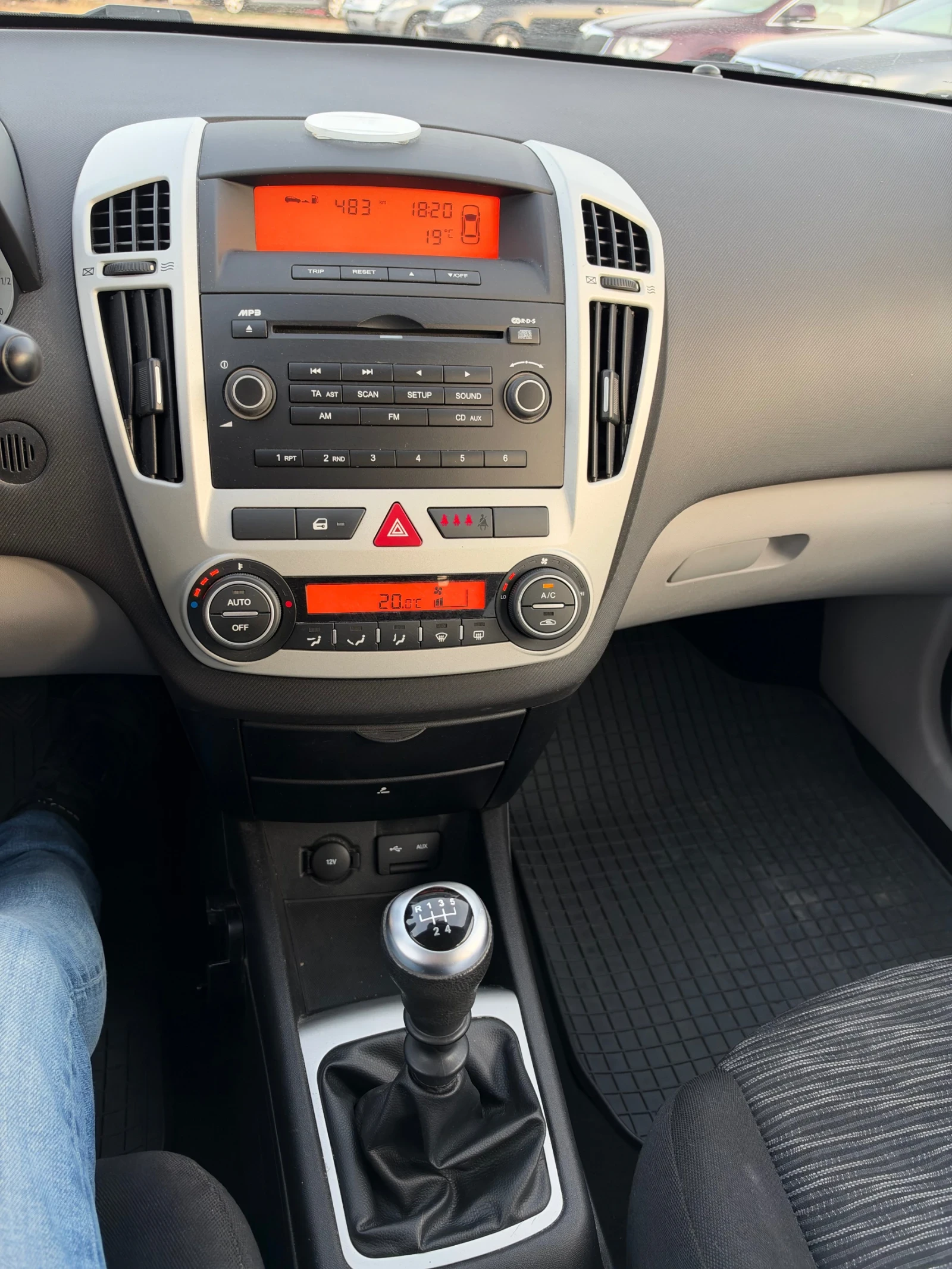 Kia Ceed 1.6 CRDI 72000k� | Mobile.bg � ����������� 14