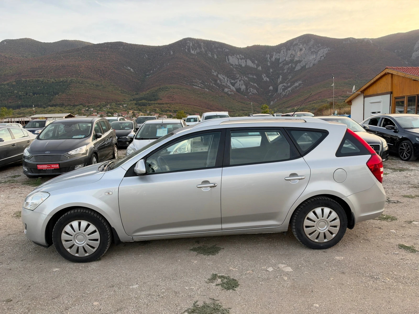 Kia Ceed 1.6 CRDI 72000k� | Mobile.bg � ����������� 8