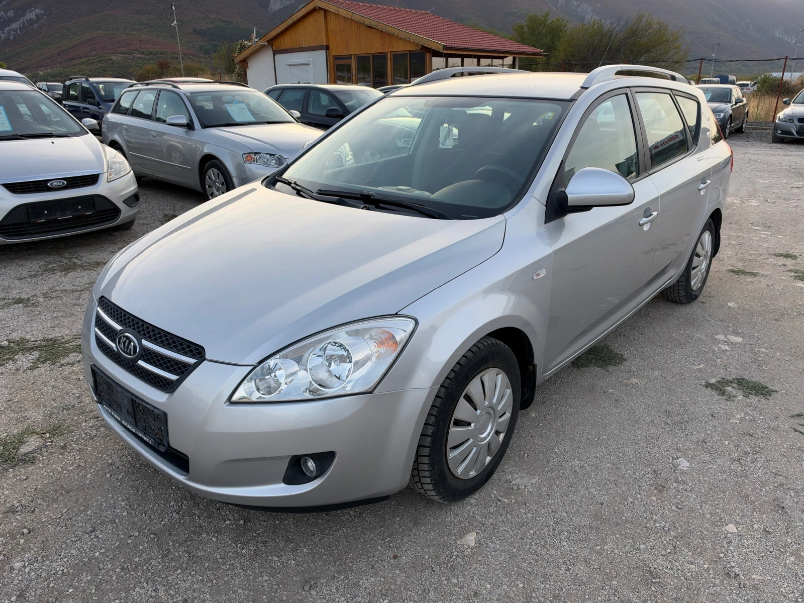 Kia Ceed 1.6 CRDI 72000k� | Mobile.bg � ����������� 2