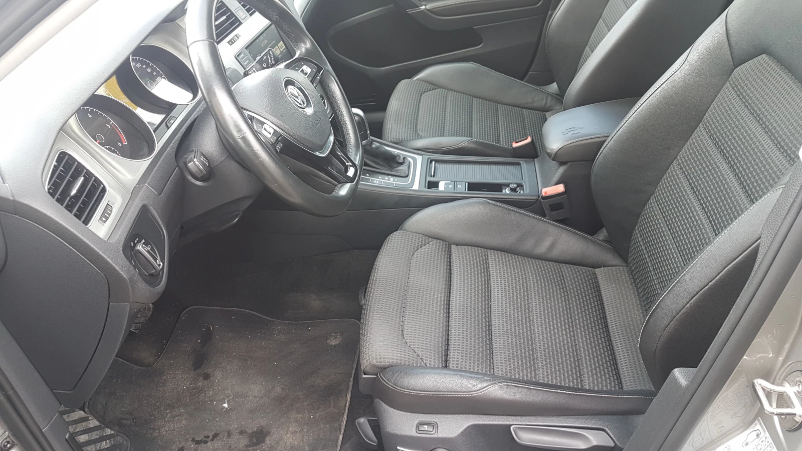 VW Golf 1.6TDI 110кс, снимка 9 - Автомобили и джипове - 56448899