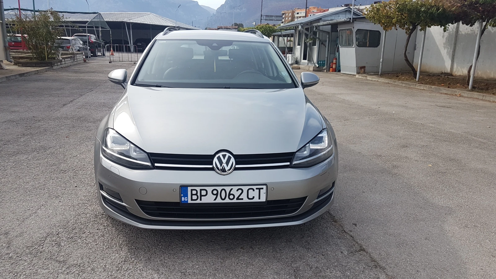 VW Golf 1.6TDI 110кс, снимка 2 - Автомобили и джипове - 56448899