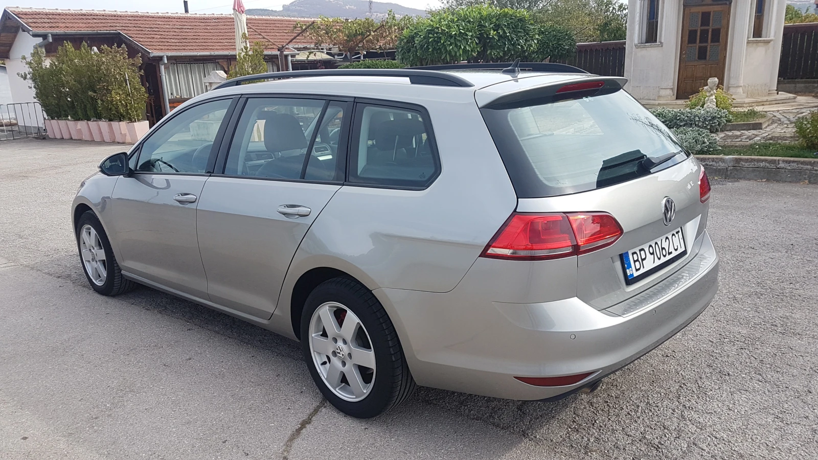 VW Golf 1.6TDI 110кс, снимка 8 - Автомобили и джипове - 56448899