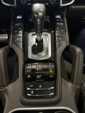 Porsche Cayenne 4.2Diesel Panorama LED Kamera Luft , снимка 14 - Автомобили и джипове - 45227025