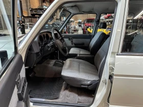 Toyota Land cruiser 1988 Toyota Land Cruiser 60 Series 4WD - 27300 € / 53394.16 лв. - 17344674 13