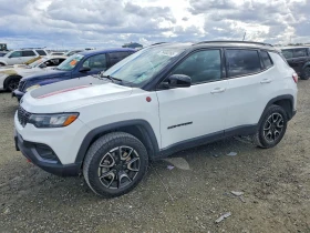 Jeep Compass 2.0L 4 4x4 w/Front Whl Drv