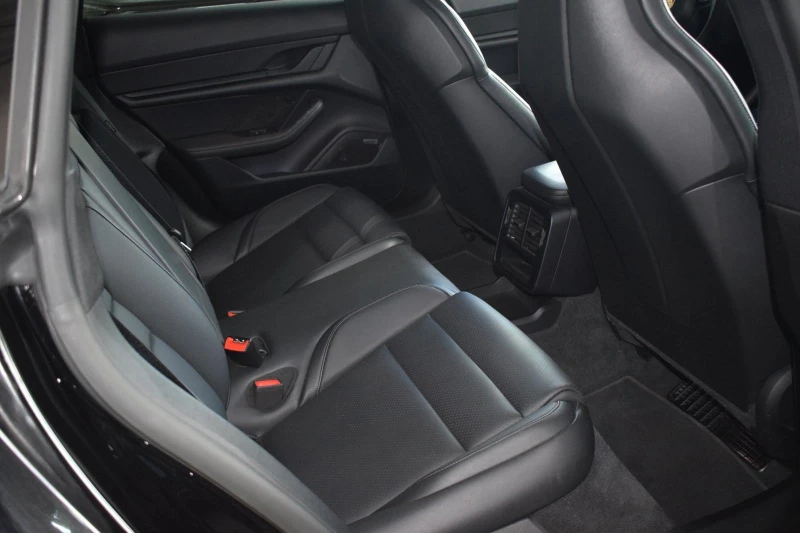 Porsche Macan SPORT-TURISMO* 93kW* PANO* DISTR* CAM* LED* , снимка 9 - Автомобили и джипове - 52132153