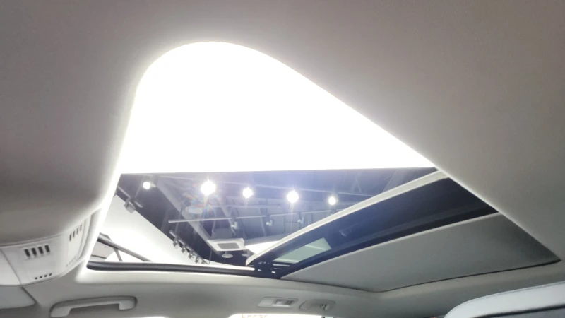 VW Tiguan 2.0TDI PRESTIGE , снимка 17 - Автомобили и джипове - 52536022