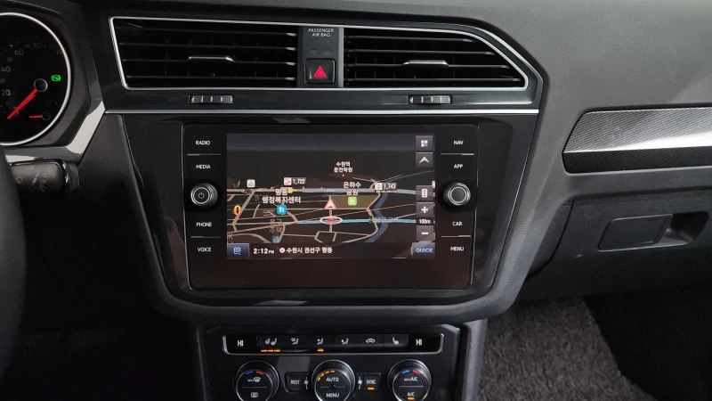 VW Tiguan 2.0TDI PRESTIGE , снимка 13 - Автомобили и джипове - 52536022