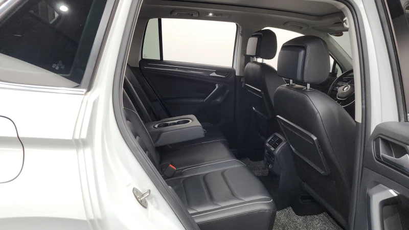 VW Tiguan 2.0TDI PRESTIGE , снимка 11 - Автомобили и джипове - 52536022