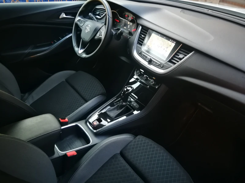Opel Grandland X 1, 6 CDTI* Automatic* Toп Състояние!, снимка 7 - Автомобили и джипове - 52998309