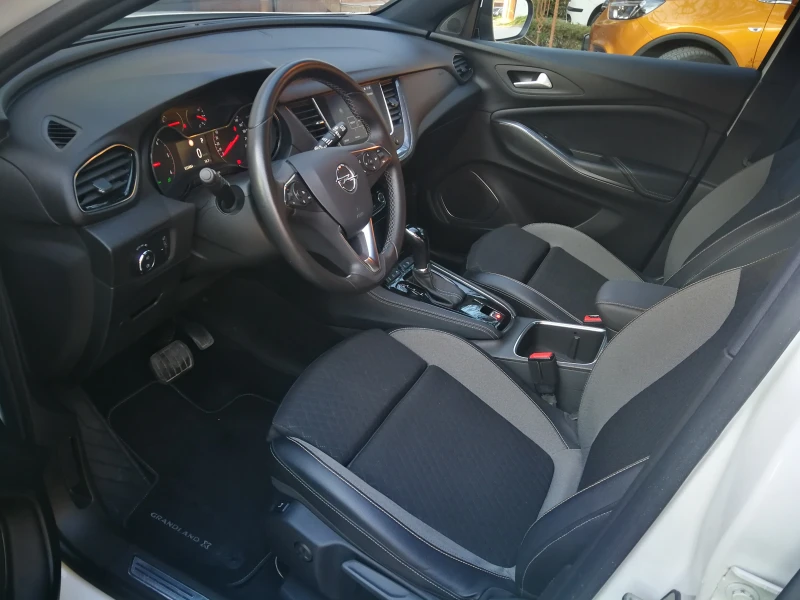 Opel Grandland X 1, 6 CDTI* Automatic* Toп Състояние!, снимка 9 - Автомобили и джипове - 52998309