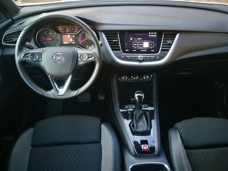 Opel Grandland X 1, 6 CDTI* Automatic* Toп Състояние!, снимка 8 - Автомобили и джипове - 52998309