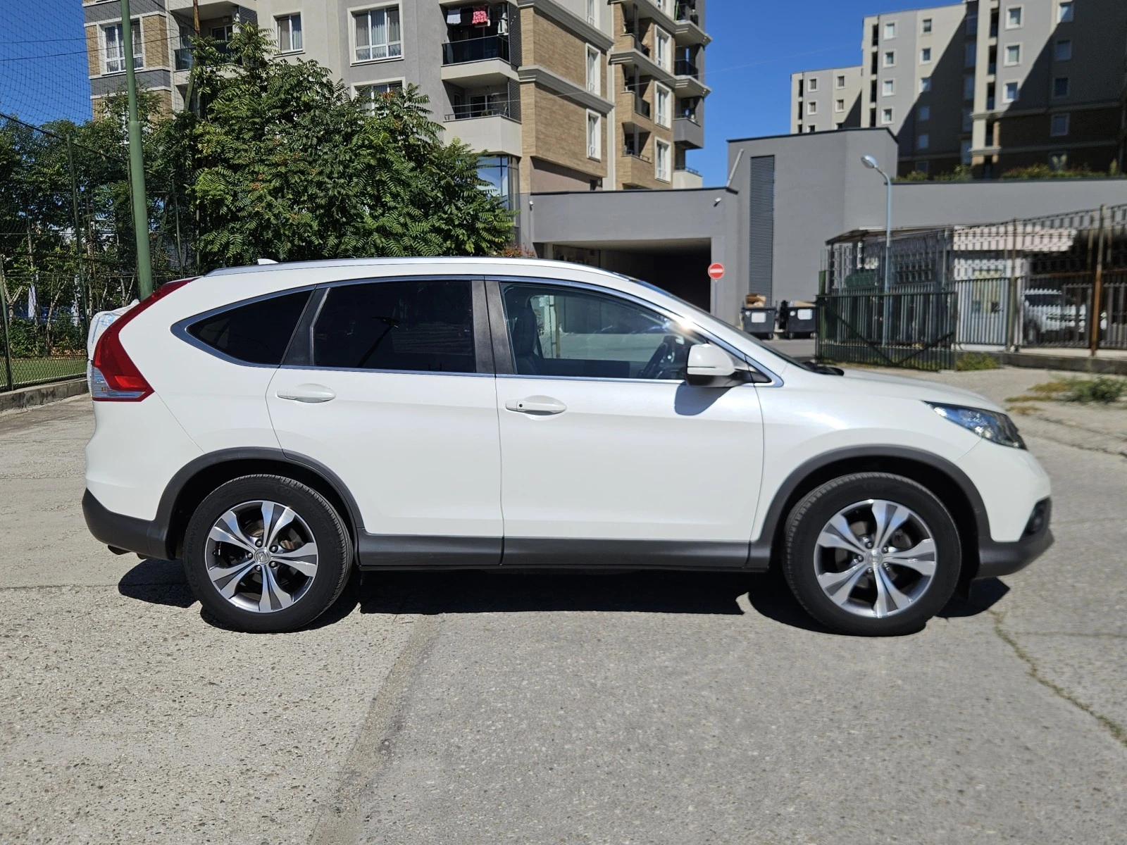 Honda Cr-v 2.0i-VTEC 4x4 Keyless Panorama Executive - изображение 4