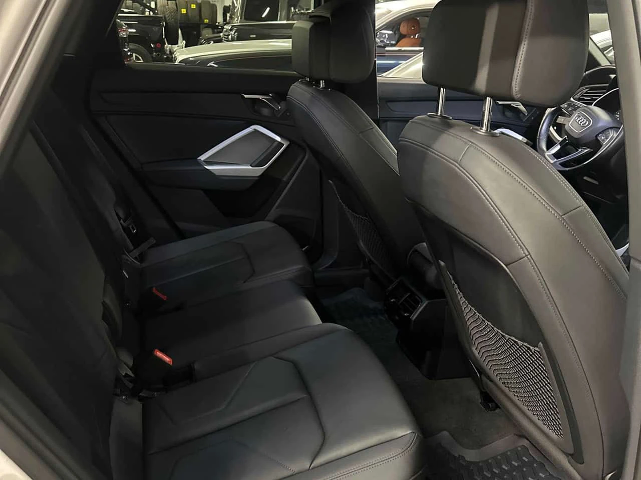 Audi Q3 * Komfort * CARFAX * ЦЕНА ДО БГ - изображение 10