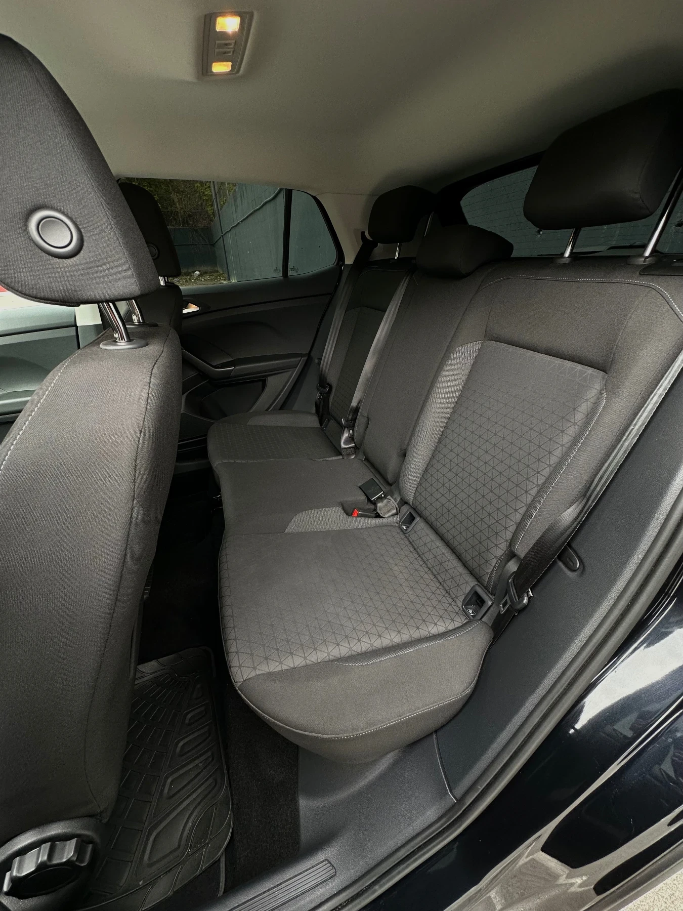 VW T-Cross 1.0 TSI DSG АВТОМАТИК, снимка 9 - Автомобили и джипове - 54415784