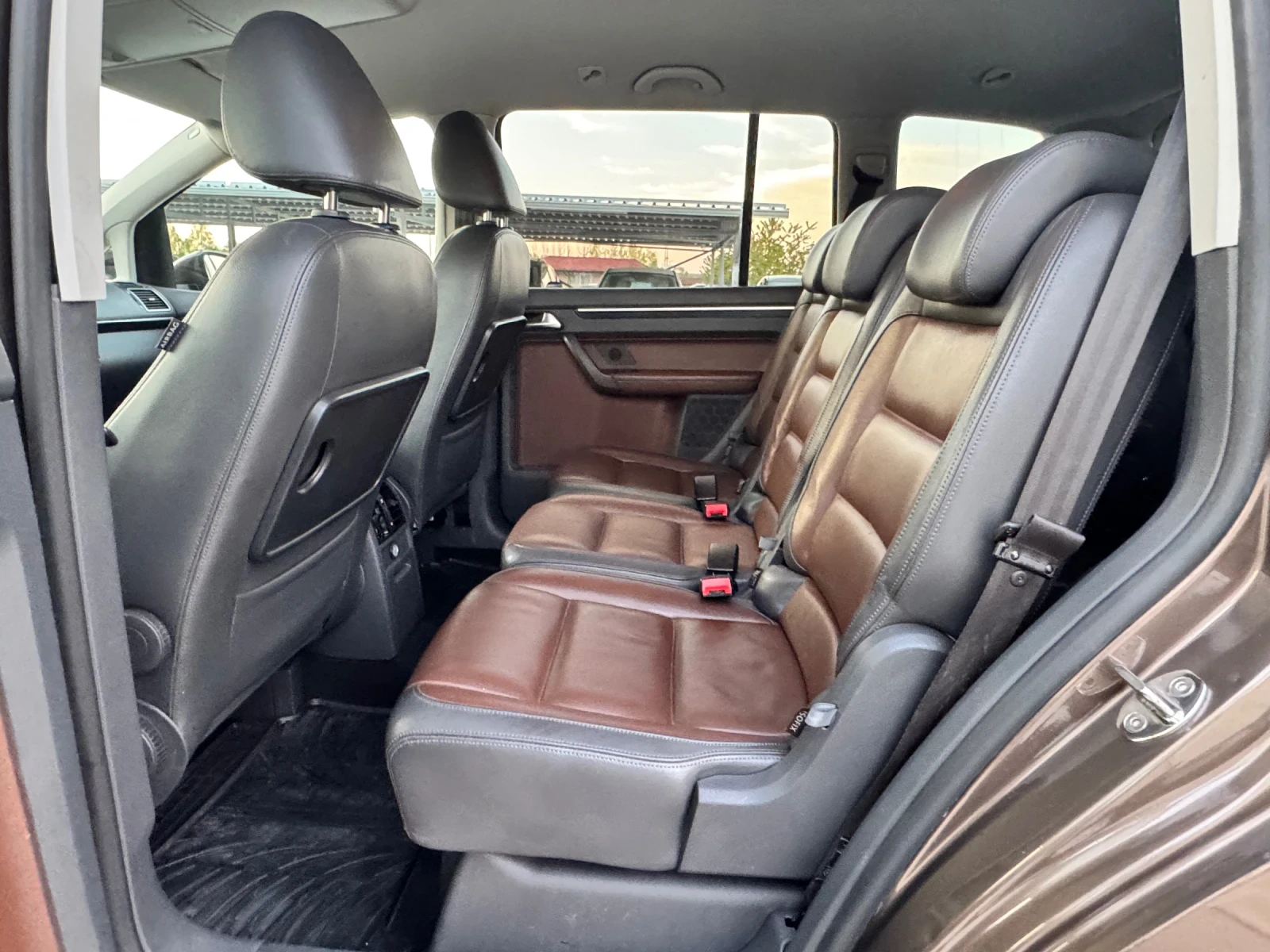 VW Tiguan 2.0TDI АВТОМАТ 6+ 1, снимка 9 - Автомобили и джипове - 54417254